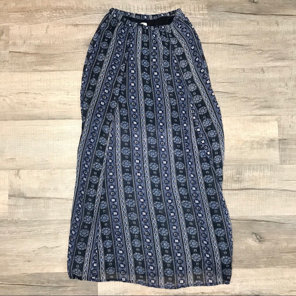 CLOSING SALE 🚨 HOLLISTER Navy Blue Tribal Print Maxi Skirt